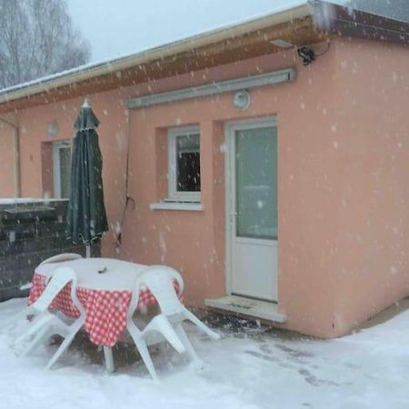 Le Coin Tranquille Au Pied Du Puy De Dome Apartment Pontgibaud Exterior photo
